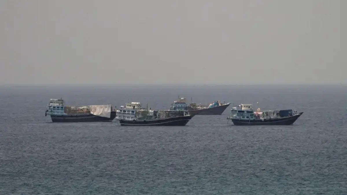 UKMTO: Hörmüz boğazında tanker naməlum mərmi ilə vurulub