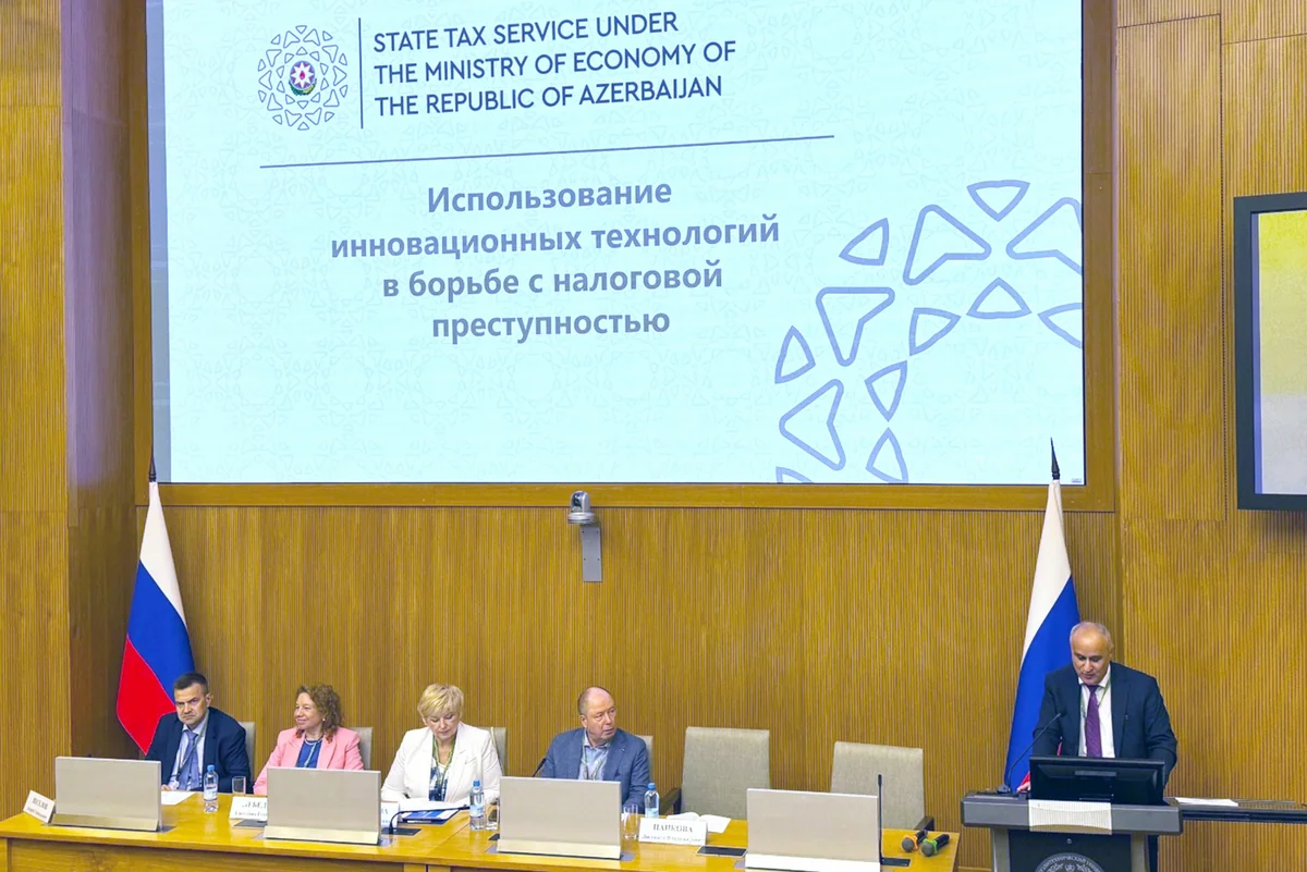 Azerbaijan discusses combating tax evasion in Russia