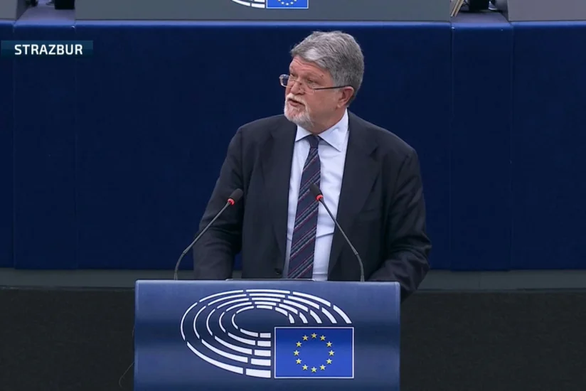 В Европарламенте призвали прекратить финансирование Сербии