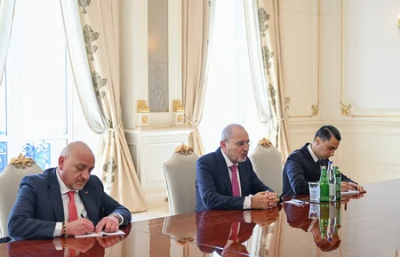 İlham Əliyev İordaniya Baş nazirinin müavinini qəbul edib