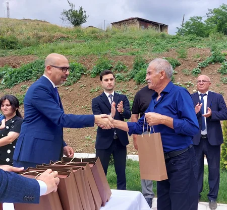 Köç karvanı Şuşanın Kiçik Qaladərəsi kəndinə çatıb, açarlar təqdim edilib - YENİLƏNİB