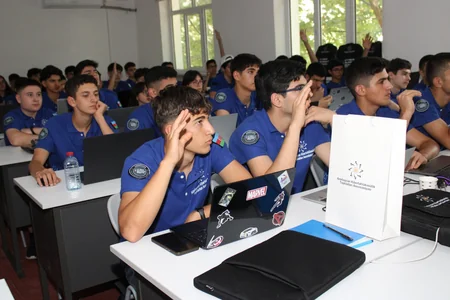Cyber Summer School 2026nın iştirakçıları kibertəhlükəsizliyin əsas istiqamətləri barədə məlumatlandırılıb