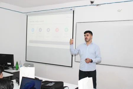 Cyber Summer School 2026nın iştirakçıları kibertəhlükəsizliyin əsas istiqamətləri barədə məlumatlandırılıb