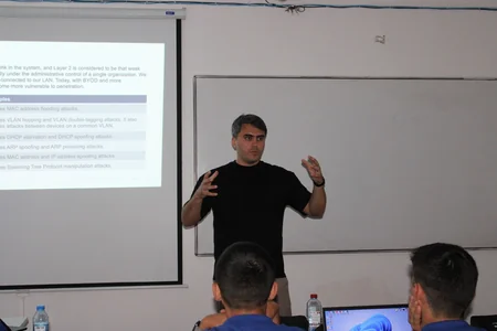 Cyber Summer School 2026nın iştirakçıları kibertəhlükəsizliyin əsas istiqamətləri barədə məlumatlandırılıb