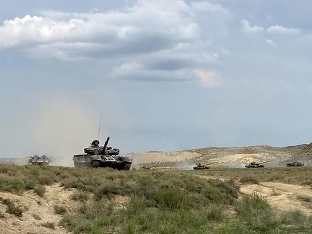 Quru Qoşunlarında əməliyyat təlimi keçirilir