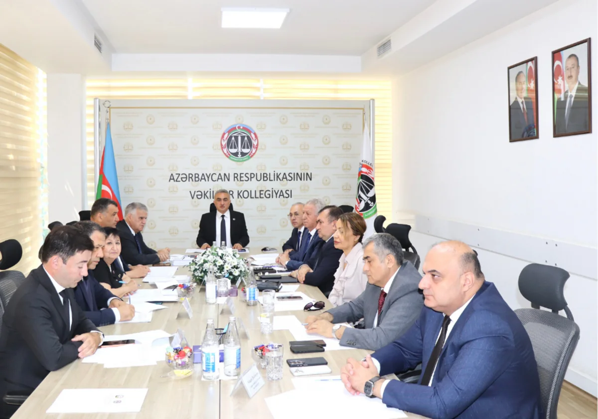İntizam pozuntularına görə 2 vəkilə töhmət verilib, 1 vəkil cərimələnib
