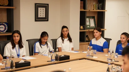 Rashad Nabiyev meets with Azerbaijani cadet judo national team