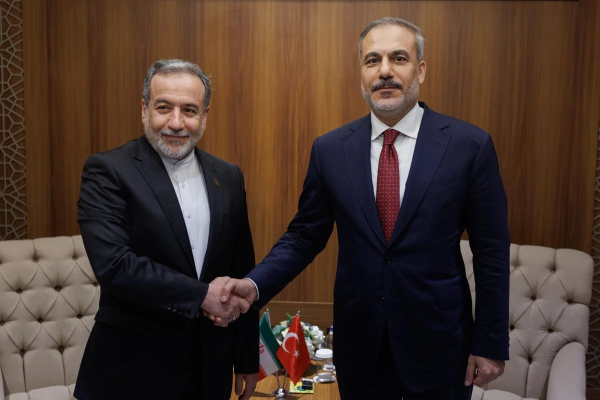 Hakan Fidan iranlı həmkarı ilə regional vəziyyəti müzakirə edib