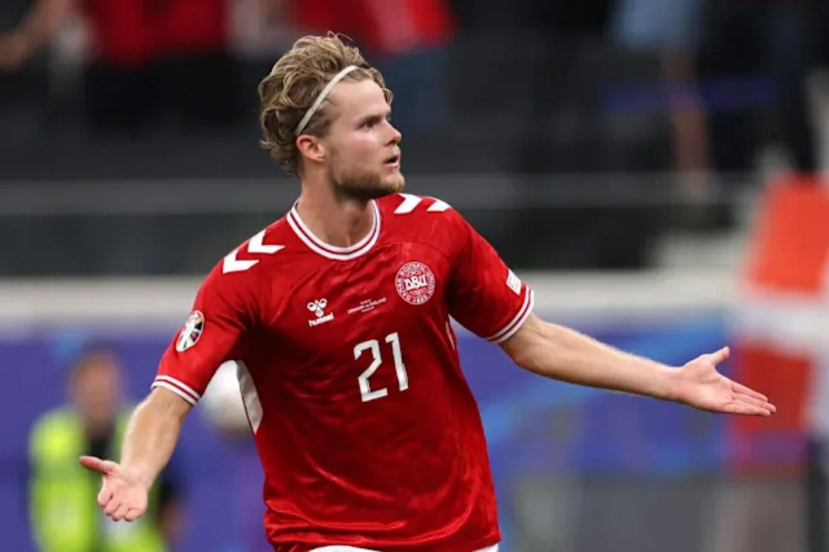 Atletiko Danimarka millisinin futbolçusu Morten Yulmannı heyətinə qatır