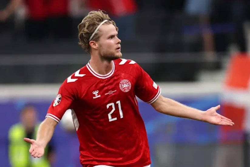 Atletiko Danimarka millisinin futbolçusu Morten Yulmannı heyətinə qatır