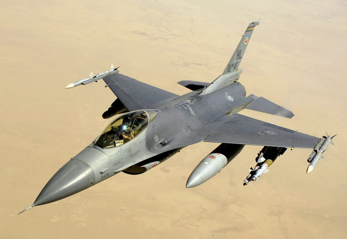 ABŞ HHQ-nin F-16 qırıcısı Yunanıstanın Zakintos hava limanında qəza enişi edib