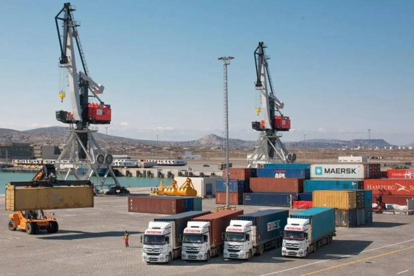 Bakı limanında bu ilin ilk yarısında 61 min TEU konteynerə yaxın yük aşırılıb