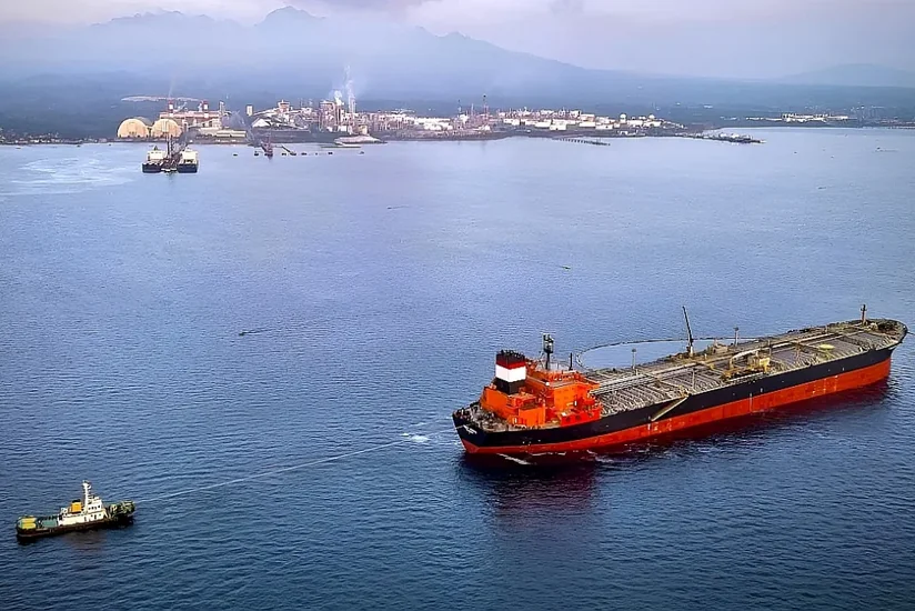 Ukrayna PUA-larının hücumu zamanı Taqanroq körfəzində iki tanker zədələnib