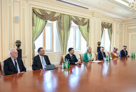 Prezident İlham Əliyev bir sıra beynəlxalq qurumların rəhbər şəxslərini qəbul edib