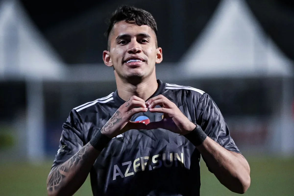Qarabağ Kamilo Duranın Seltikə keçdiyini açıqlayıb