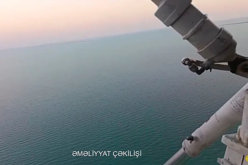 К поискам утонувшей в море девушки привлечен вертолет МЧС