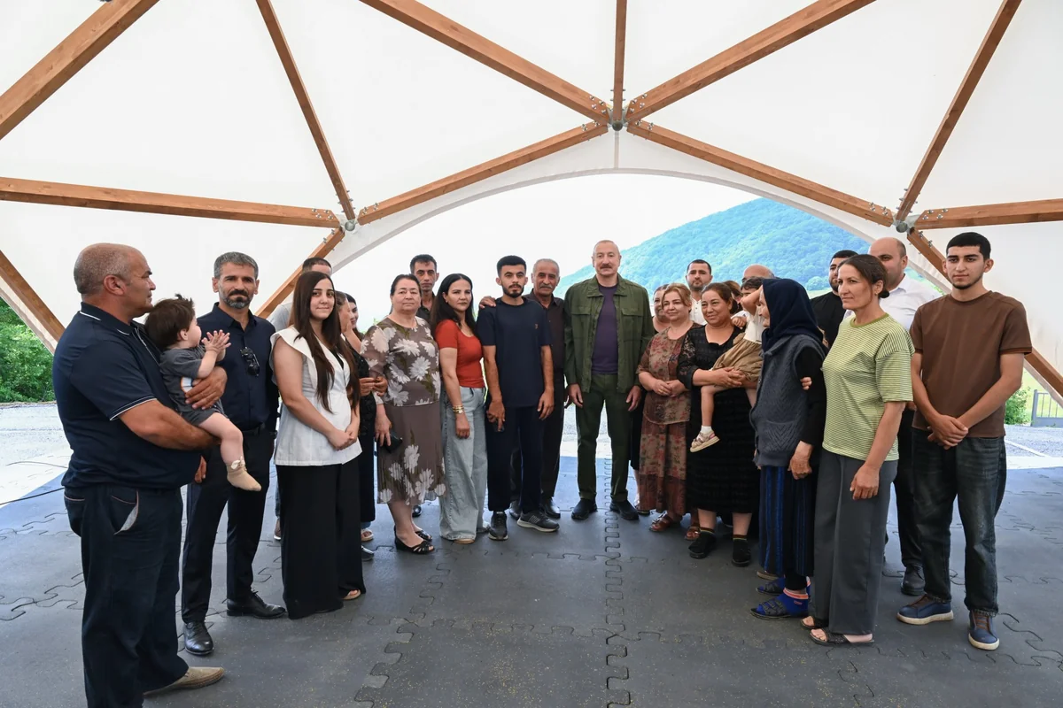 President Ilham Aliyev inspects restoration works in Shusha's Kichik Galaderesi village and meets with returning residents