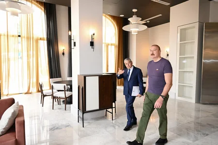 Ильхам Алиев ознакомился с работами на улице Карабах в Шуше