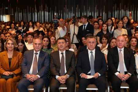 Azərbaycan Tibb Universitetində Məzun Günü təntənə ilə qeyd olunub