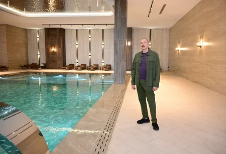 Prezident İlham Əliyev Xankəndi hotelinin açılışında iştirak edib