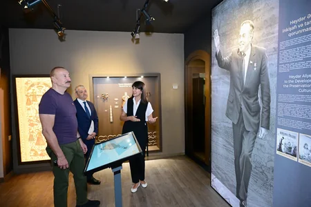 İlham Əliyev Şuşada Sadıqcanın evinin bərpadan sonra açılışında iştirak edib