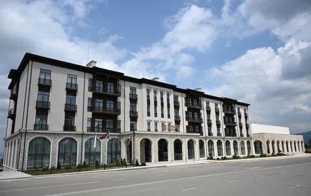 Prezident İlham Əliyev Xankəndi hotelinin açılışında iştirak edib