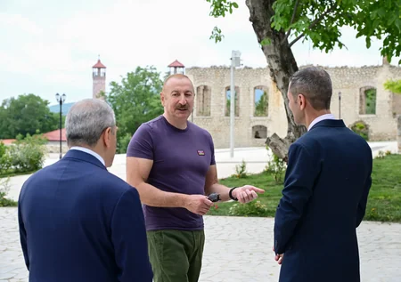 İlham Əliyev Şuşada Sadıqcanın evinin bərpadan sonra açılışında iştirak edib
