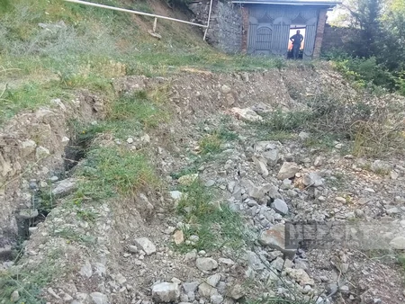 İsmayıllıda torpaq sürüşməsi olub, üç ailənin yaşadığı ev yararsız vəziyyətə düşüb