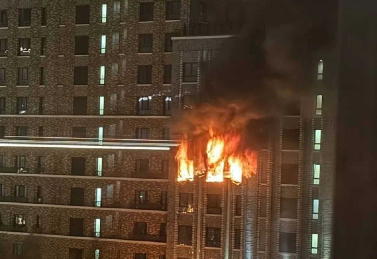 В Москве при пожаре из-за взрыва фейерверков в жилом доме погиб один человек