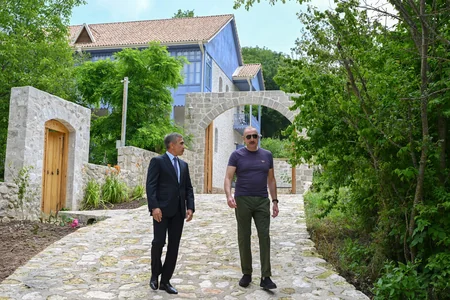 İlham Əliyev Şuşada Yasəmən hotelinin yeni korpusları ilə tanış olub