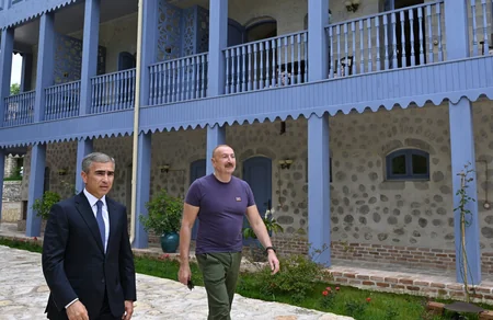 İlham Əliyev Şuşada Yasəmən hotelinin yeni korpusları ilə tanış olub