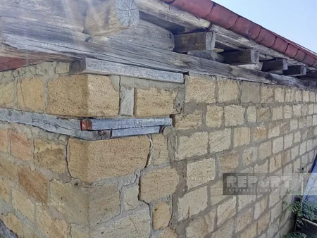 İsmayıllıda torpaq sürüşməsi olub, üç ailənin yaşadığı ev yararsız vəziyyətə düşüb