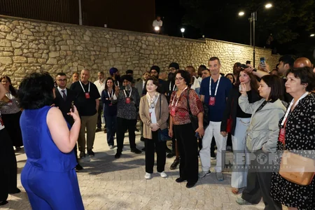 IV Şuşa Qlobal Media Forumunun iştirakçıları Qarabağ küçəsi ilə tanış olublar