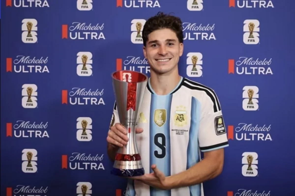 Xulian Alvares Argentina - İsveçrə matçının ən yaxşı oyunçusu olub