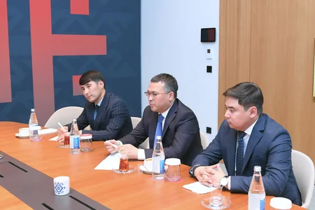 Hikmat Hajiyev, Kazakh officials discuss media cooperation