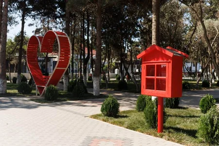 Suraxanıda 14 İyul küçəsi və parkda abadlıq işləri aparılıb