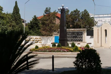 Suraxanıda 14 İyul küçəsi və parkda abadlıq işləri aparılıb