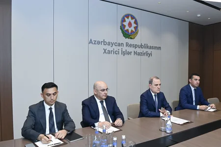 Ceyhun Bayramov ÜGT-nin baş katibi ilə beynəlxalq gömrük əməkdaşlığını müzakirə edib