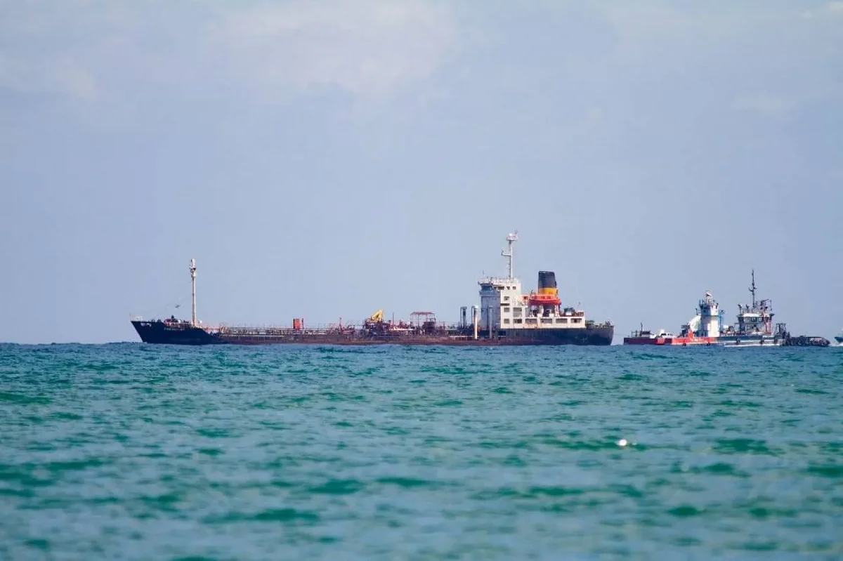 Tanker Ədən sahilləri yaxınlığında kiçik gəmilərlə bağlı insident barədə məlumat verib
