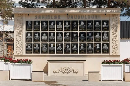 Suraxanıda 14 İyul küçəsi və parkda abadlıq işləri aparılıb