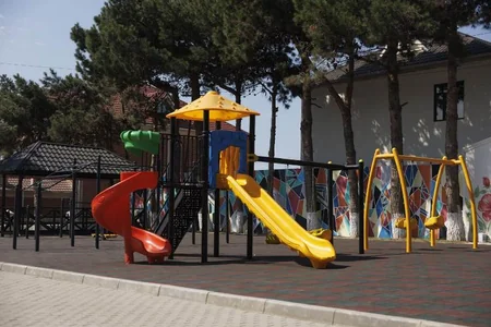Suraxanıda 14 İyul küçəsi və parkda abadlıq işləri aparılıb