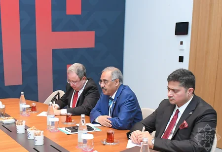 Hikmət Hacıyev Şuşada D-8 İqtisadi Əməkdaşlıq Təşkilatının nümayəndə heyəti ilə görüşüb