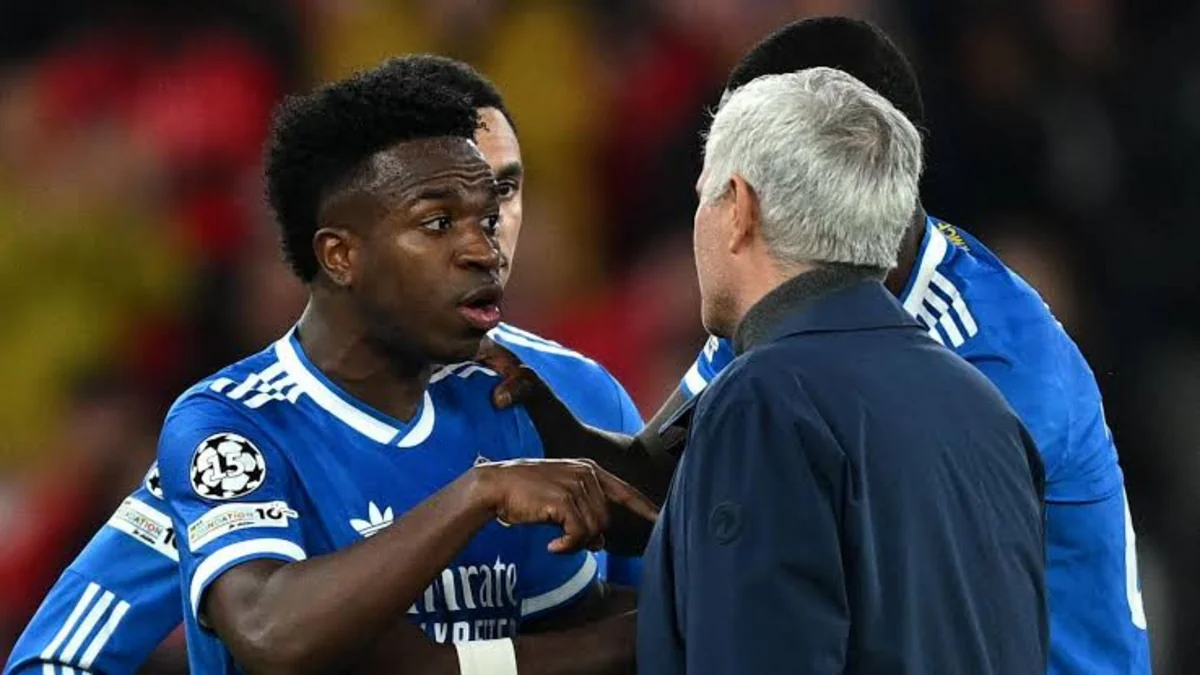 Mourinyo Vinisiusu "Real"da qalmağa razı salmaq istəyir