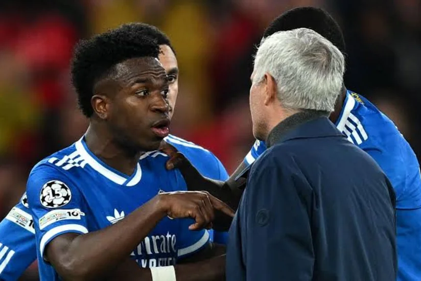Mourinyo Vinisiusu Realda qalmağa razı salmaq istəyir