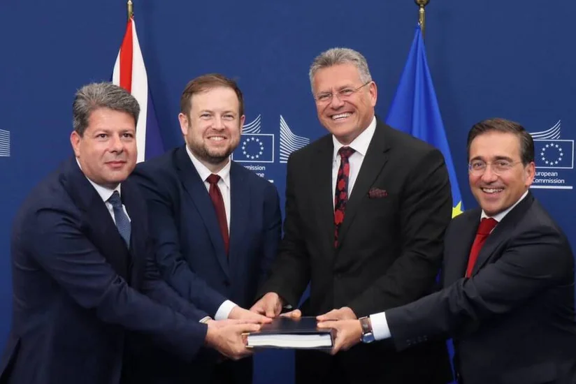 Britaniya və Aİ uzun çəkən danışıqlardan sonra Cəbəllütariqə dair müqavilə imzalayıb