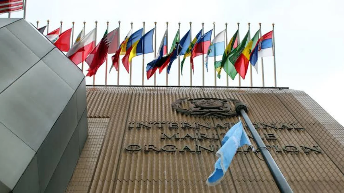 IMO против взимания платы за проход судов через Ормузский пролив