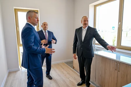 Azərbaycan və Slovakiya prezidentləri Ağdamın Baş Qərvənd kəndində görülən işlərlə tanış olublar