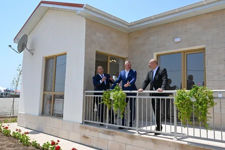 Azərbaycan və Slovakiya prezidentləri Ağdamın Baş Qərvənd kəndində görülən işlərlə tanış olublar