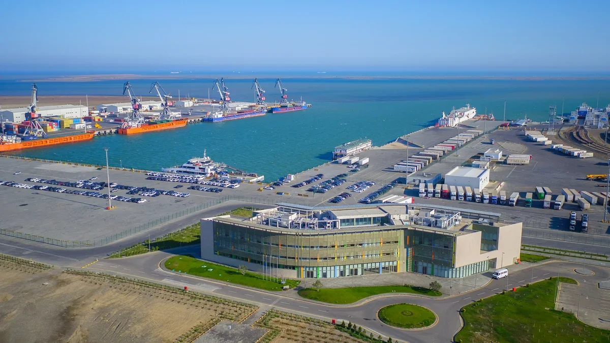 Azərbaycan qlobal logistika xəritəsini yenidən formalaşdırır - Çin-Mərkəzi Asiya və Orta Dəhliz sınağı - ŞƏRH