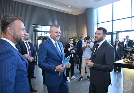 Slovakiya Prezidenti Sea Breezelə tanış olub